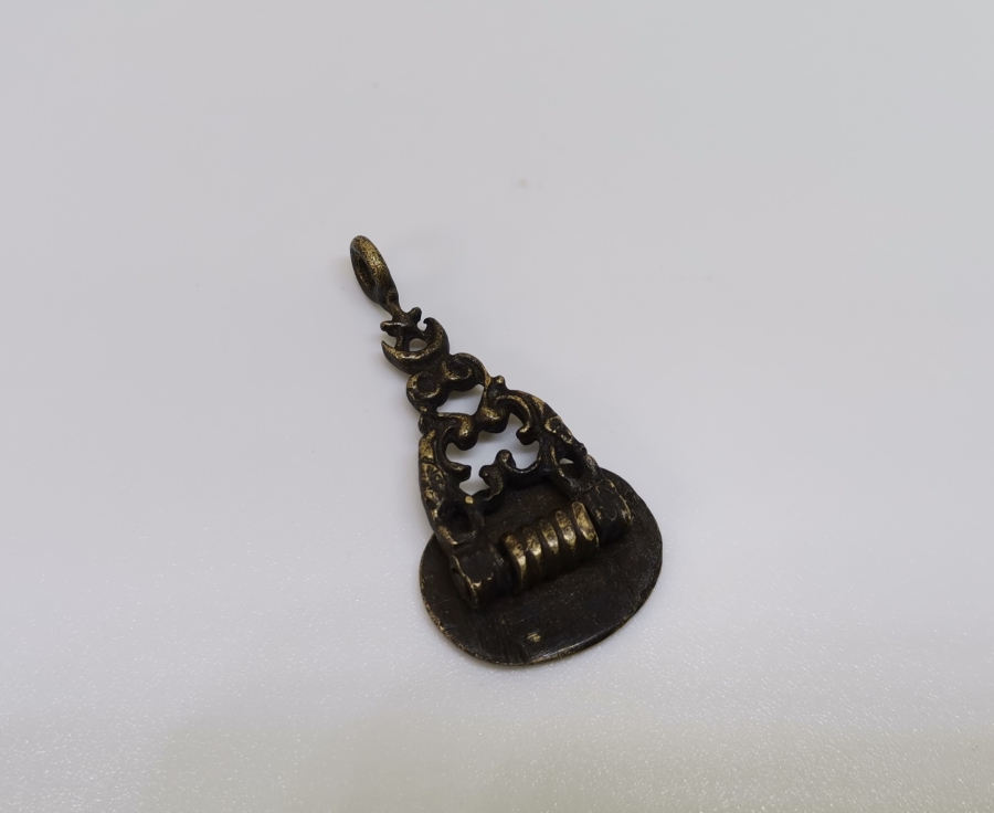 TUTMACI AY YILDIZLI YAKIN DÖNEM MÜHÜR FORMLU KOLYE UCU