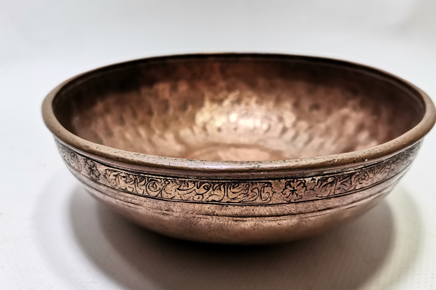 1800 BAŞLARI KALIN YAZILI ETRAFI AYETLERLE DEKORLU BÜYÜK BOY ÇOK NADİR BRONZ ŞİFA TASI