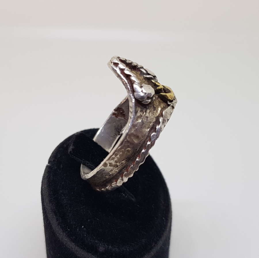 ÜZERİ KABARTMA İŞÇİLİKLİ ÖZEL YAPIM GÜMÜŞ ZİHGİR