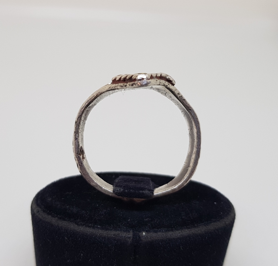 ÜZERİ KABARTMA İŞÇİLİKLİ ÖZEL YAPIM GÜMÜŞ ZİHGİR