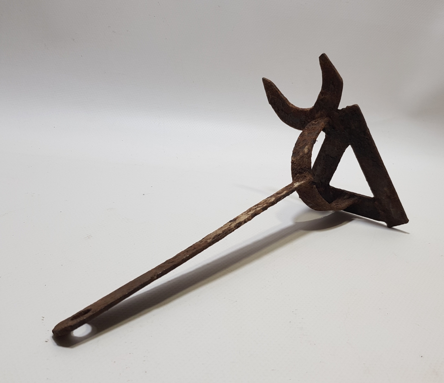 ÜZERİ RUMCA YAZILI OSMANLI DÖNEMİ HAYVAN DAMGASI