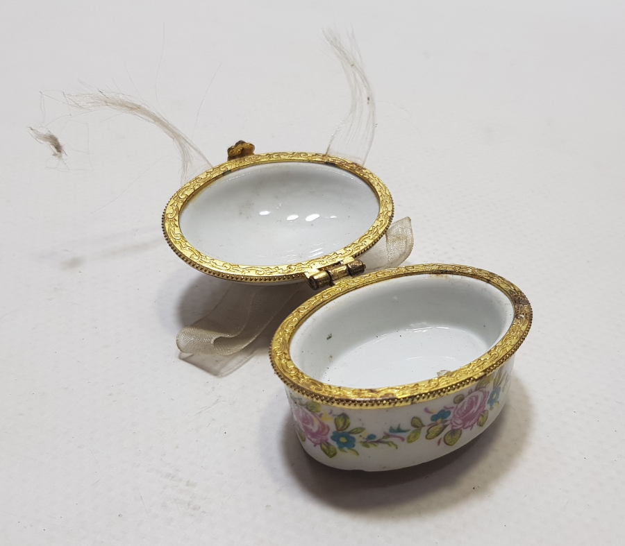 ÜZERİ İNCİLİ PORSELEN MÜCEVHER KUTUSU