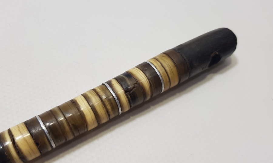 OSMANLI DÖNEMİ BOYNUZ VE KEMİKTEN MAMUL NADİR FORMDA DAVULCU TOKMAĞI