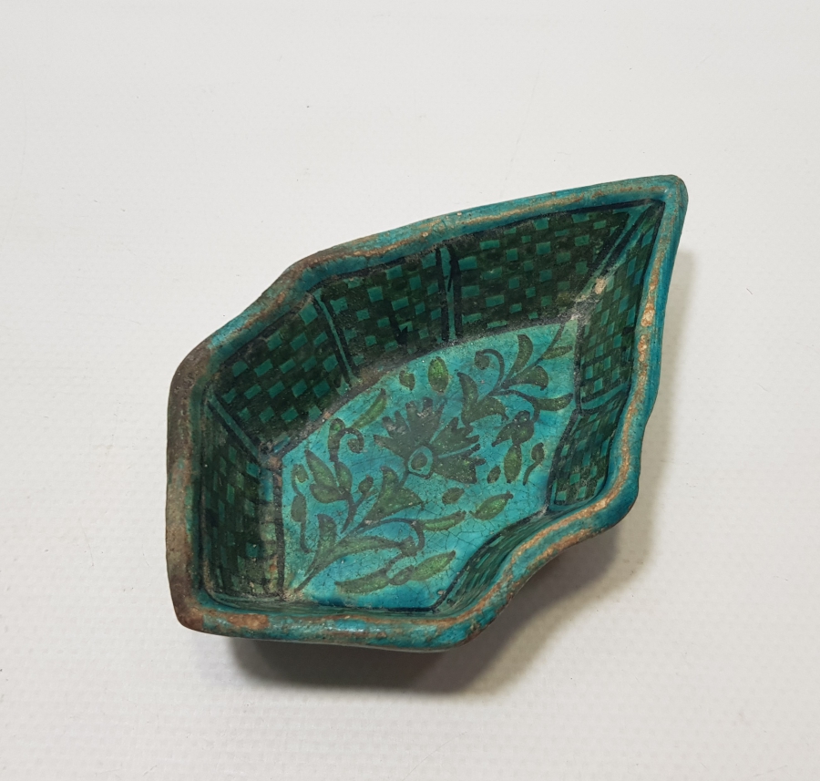 OSMANLI DÖNEMİ NADİR RENKTE KARANFİLLİ İZNİK HURMALIK - İFTARİYELİK