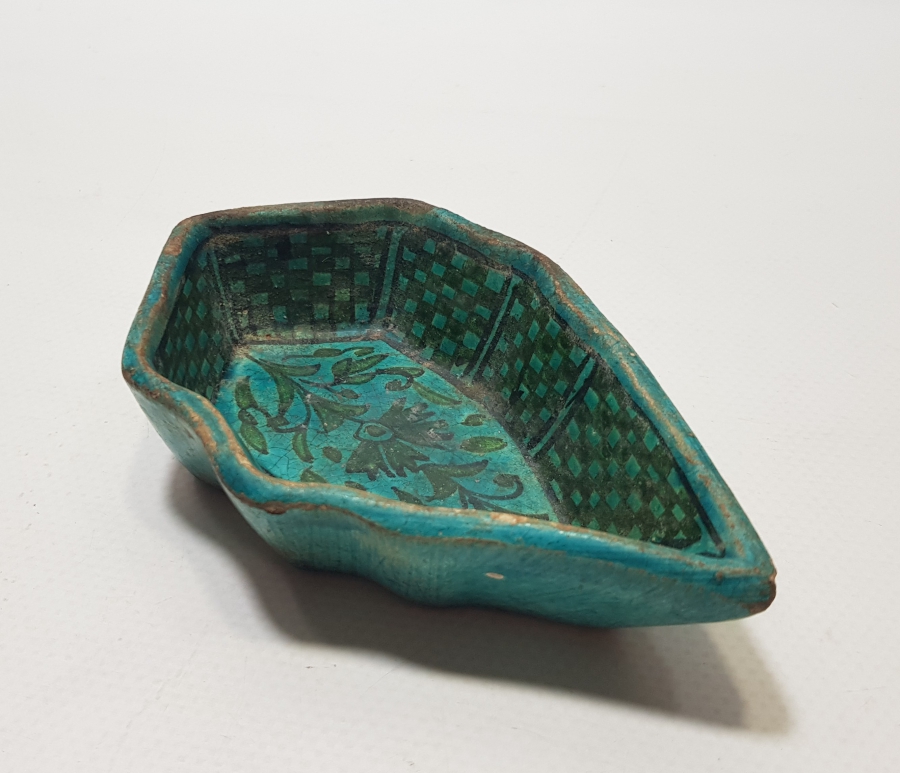 OSMANLI DÖNEMİ NADİR RENKTE KARANFİLLİ İZNİK HURMALIK - İFTARİYELİK