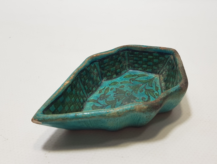 OSMANLI DÖNEMİ NADİR RENKTE KARANFİLLİ İZNİK HURMALIK - İFTARİYELİK