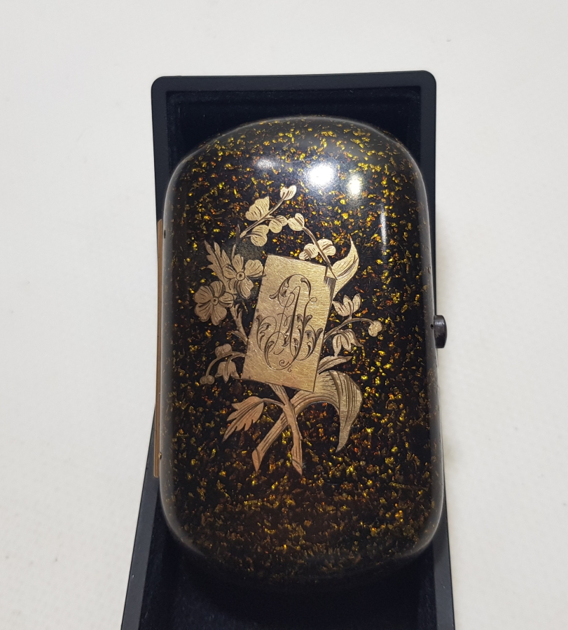 OSMANLI DÖNEMİ ALTIN GEÇME İŞÇİLİKLİ LAKE ZENNE İŞİ SİGARA TABAKASI