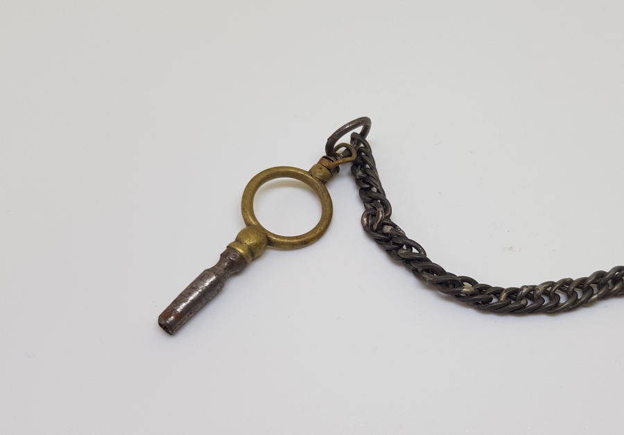 ORİJİNAL KÖSTEK ZİNCİRİYLE OSMANLI DÖNEMİ CEP SAATİ KURMA ANAHTARI