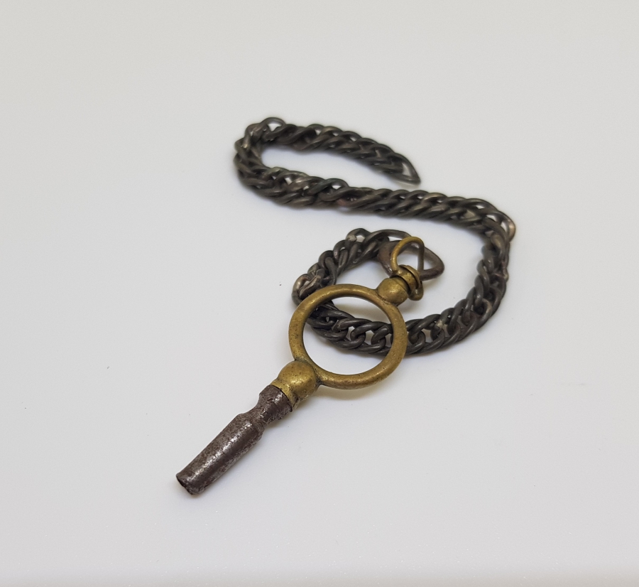 ORİJİNAL KÖSTEK ZİNCİRİYLE OSMANLI DÖNEMİ CEP SAATİ KURMA ANAHTARI