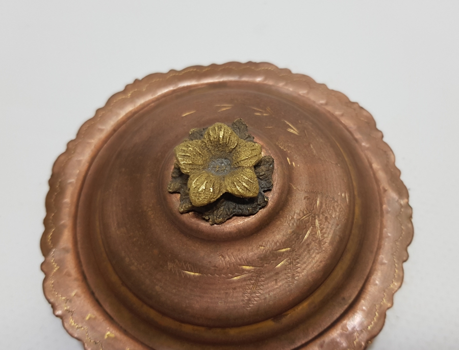 OSMANLI DÖNEMİ KALEM İŞÇİLİKLİ KAPAKLI MAMA TABAĞI