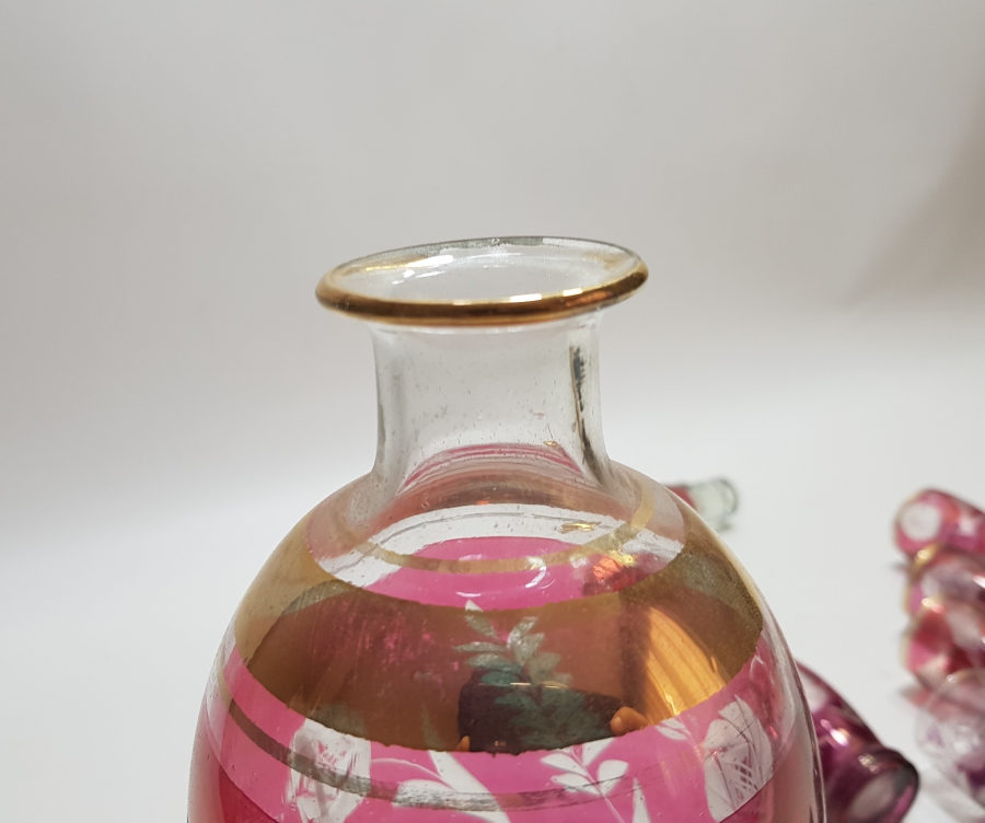 KRİSTAL KESME İŞÇİLİKLİ VE ALTIN VERMEYLİ ANTİKA LİKÖR TAKIMI