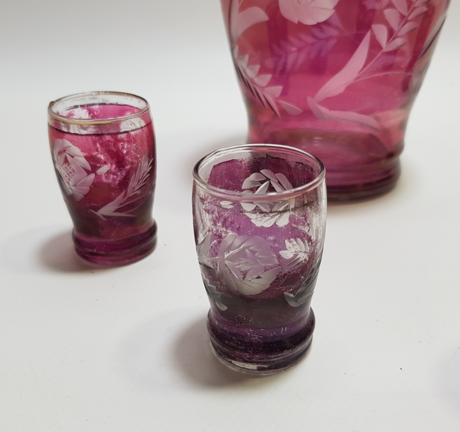 KRİSTAL KESME İŞÇİLİKLİ VE ALTIN VERMEYLİ ANTİKA LİKÖR TAKIMI