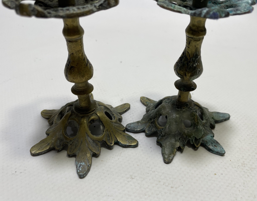 İKİ ADET ANTİKA BRONZ ŞAMDAN