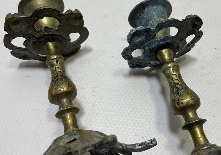 İKİ ADET ANTİKA BRONZ ŞAMDAN