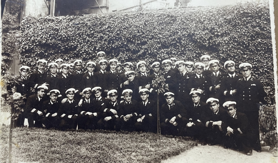 ORİJİNAL PASPARTUSUNDA CUMHURİYET BAŞLARI BÜYÜK BOY DENİZCİ SUBAY FOTOĞRAFI