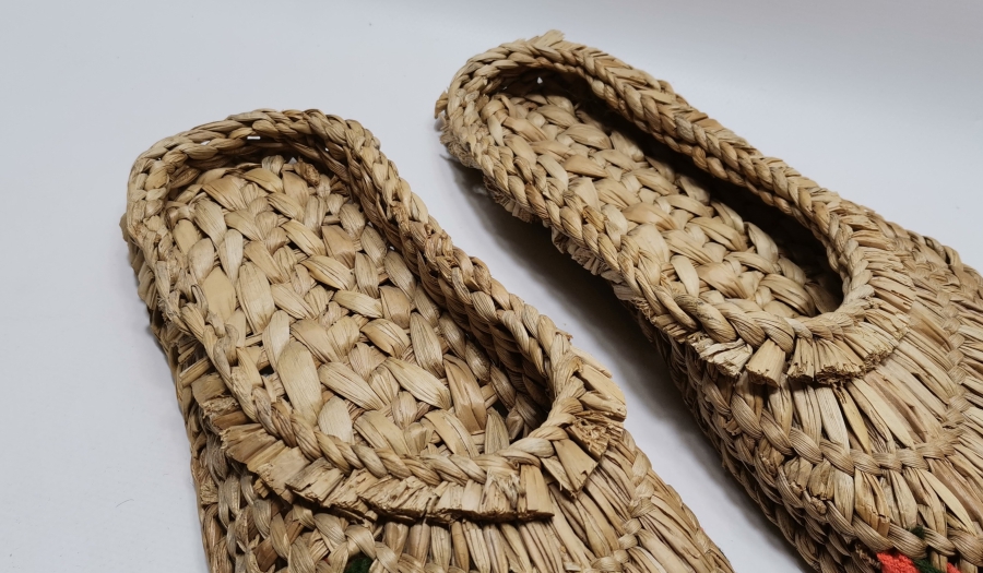 OSMANLI DÖNEMİ HURMA YAPRAĞINDAN YAPILMIŞ HİCAZ İŞİ ÇOK NADİR DAMAT AYAKKABISI