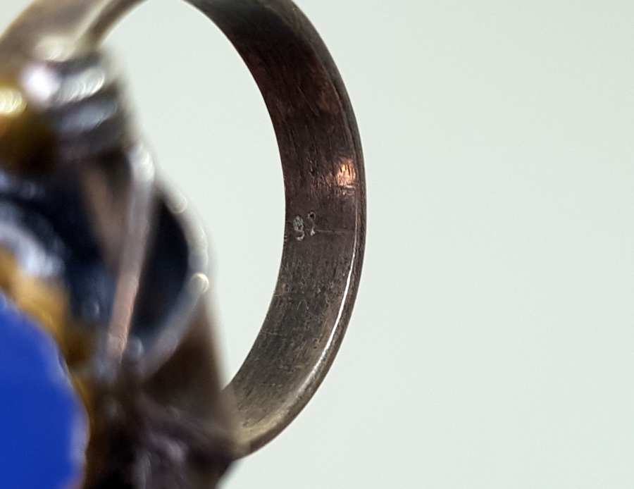 ÜZERİ DOĞAL TAŞLI HÜRREM MODEL GÜMÜŞ YÜZÜK