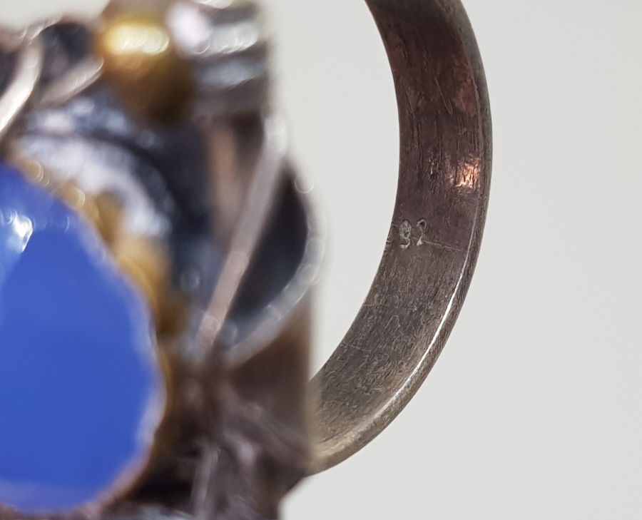 ÜZERİ DOĞAL TAŞLI HÜRREM MODEL GÜMÜŞ YÜZÜK