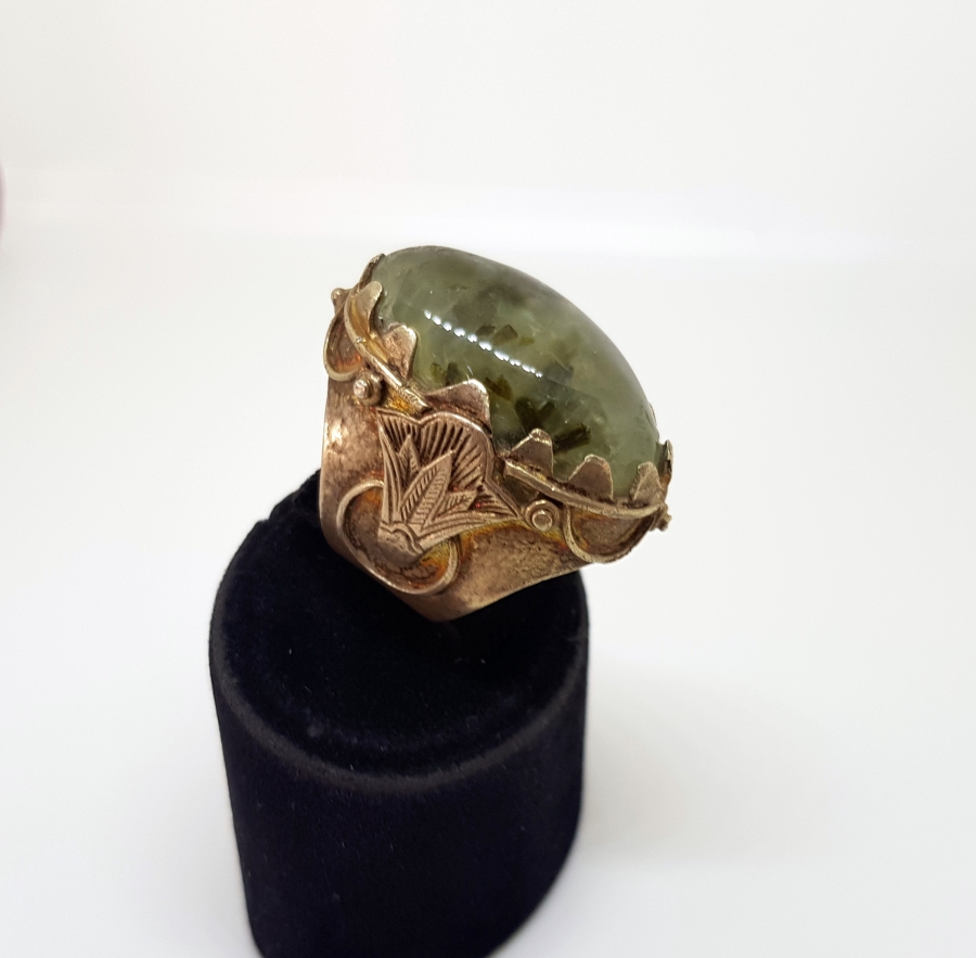 KABARTMA İŞÇİLİKLİ VE ALTIN KAPLAMA DOĞAL TAŞLI ÖZEL YAPIM GÜMÜŞ YÜZÜK