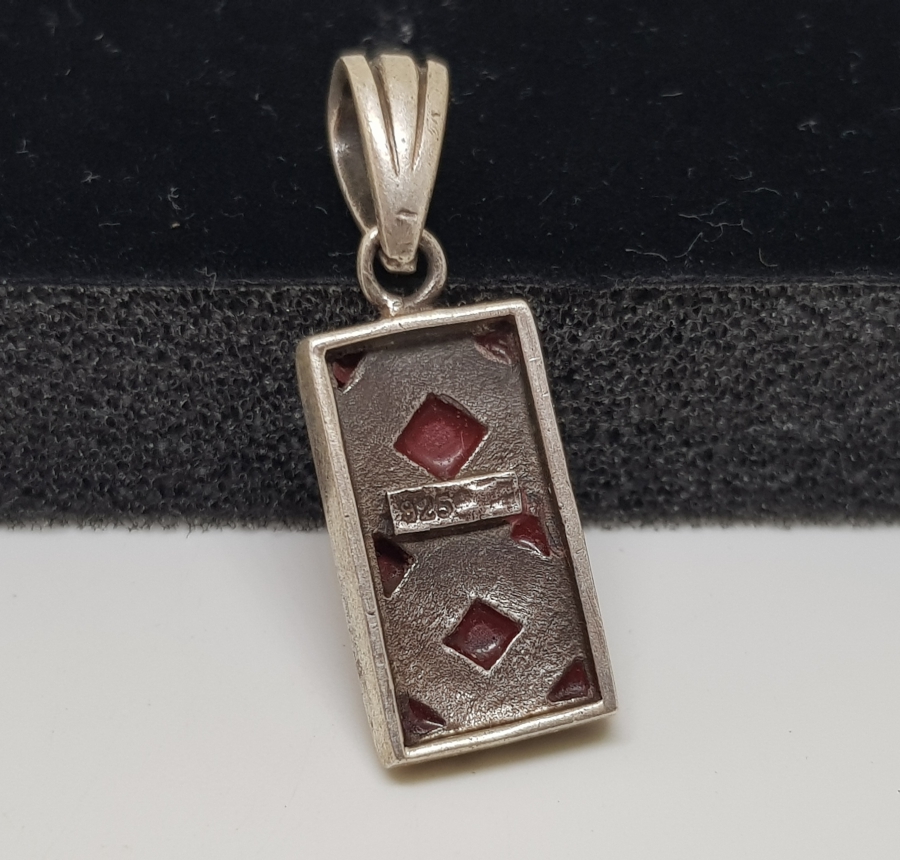 MİNE İŞÇİLİKLİ GÜMÜŞ KOLYE UCU