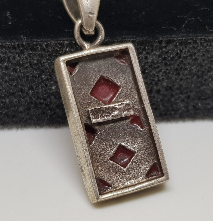 MİNE İŞÇİLİKLİ GÜMÜŞ KOLYE UCU