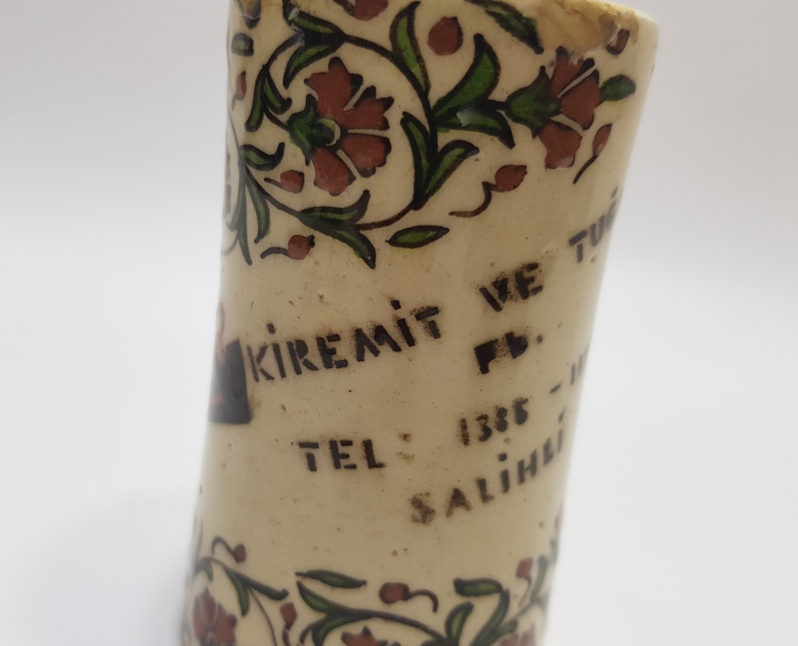 CUMHURİYET BAŞLARI KÜTAHYA YAPIMI NADİR FORMDA KARANFİLLİ KALEMLİK