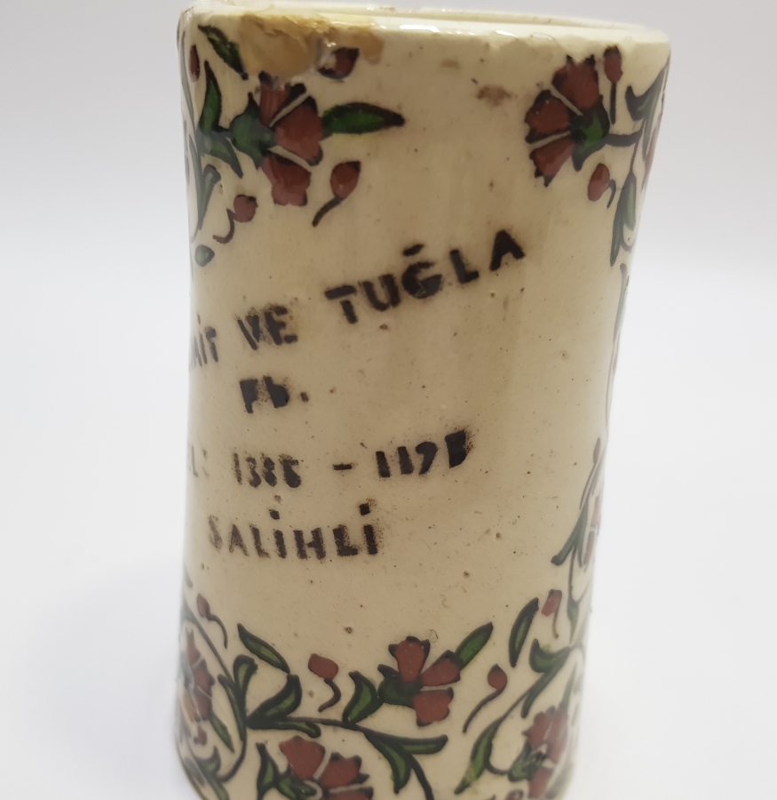 CUMHURİYET BAŞLARI KÜTAHYA YAPIMI NADİR FORMDA KARANFİLLİ KALEMLİK