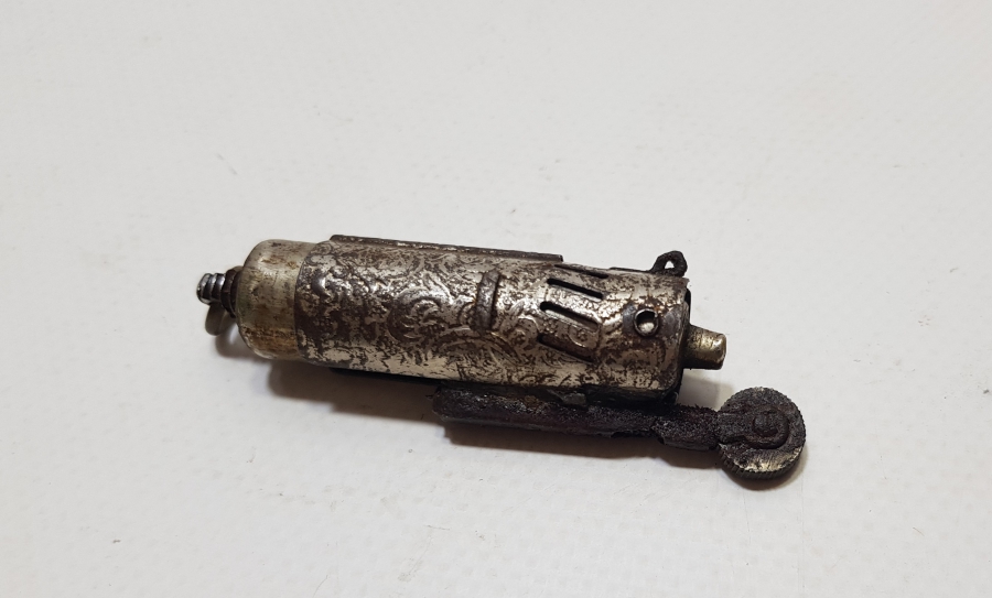 OSMANLI DÖNEMİ ÜZERİ İŞLEMELİ NADİR SUBAY ÇAKMAĞI