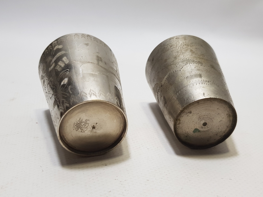 ÜZERİ ÇİNTEMANİ İŞÇİLİKLİ İKİ ADET ANTİKA ŞERBET BARDAĞI