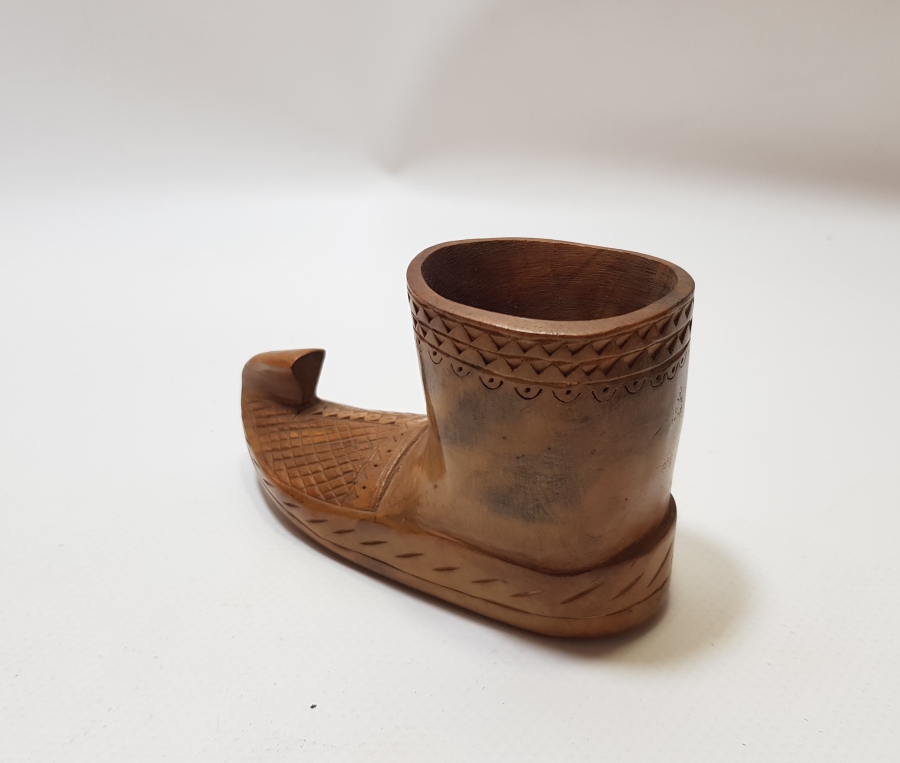 ÜZERİ İŞLEMELİ ÇARIK FORMUNDA YAPILMIŞ OSMANLI DÖNEMİ AHŞAP HOKKA