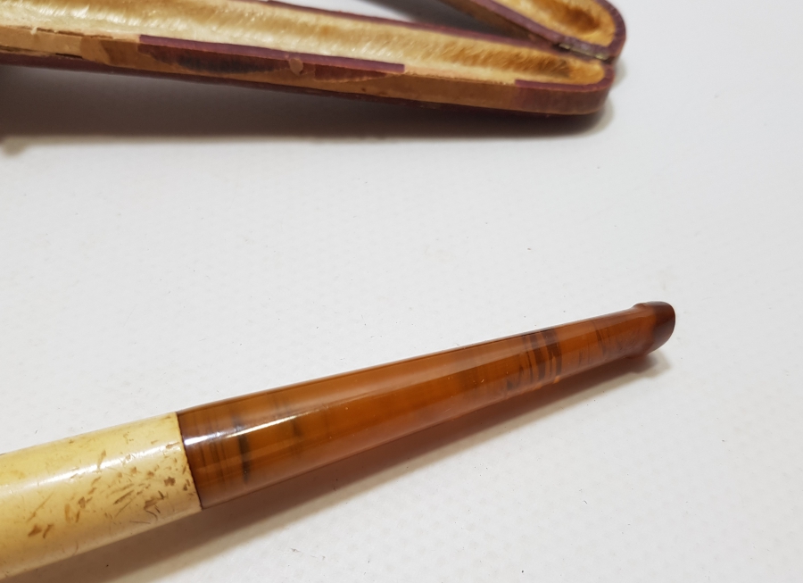 ORİJİNAL KUTUSUNDA SIKMA KEHRİBAR EMZİKLİ PİPO