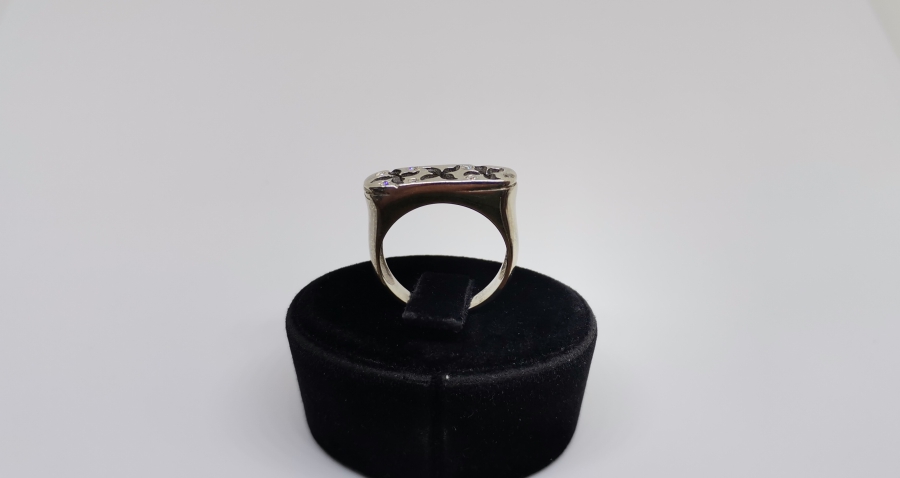 DÖRT YAPRAKLI YONCA MODELLİ PIRLANTA YÜZÜK