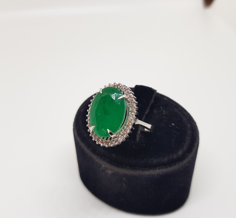 ZÜMRÜT VE PIRLANTA TAŞLI HÜRREM MODEL YÜZÜK