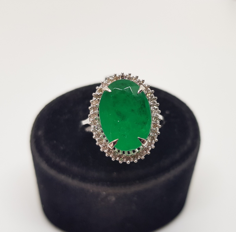 ZÜMRÜT VE PIRLANTA TAŞLI HÜRREM MODEL YÜZÜK