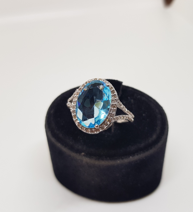 FASETA KESİM AQUAMARİN VE PIRLANTA TAŞLI YÜZÜK