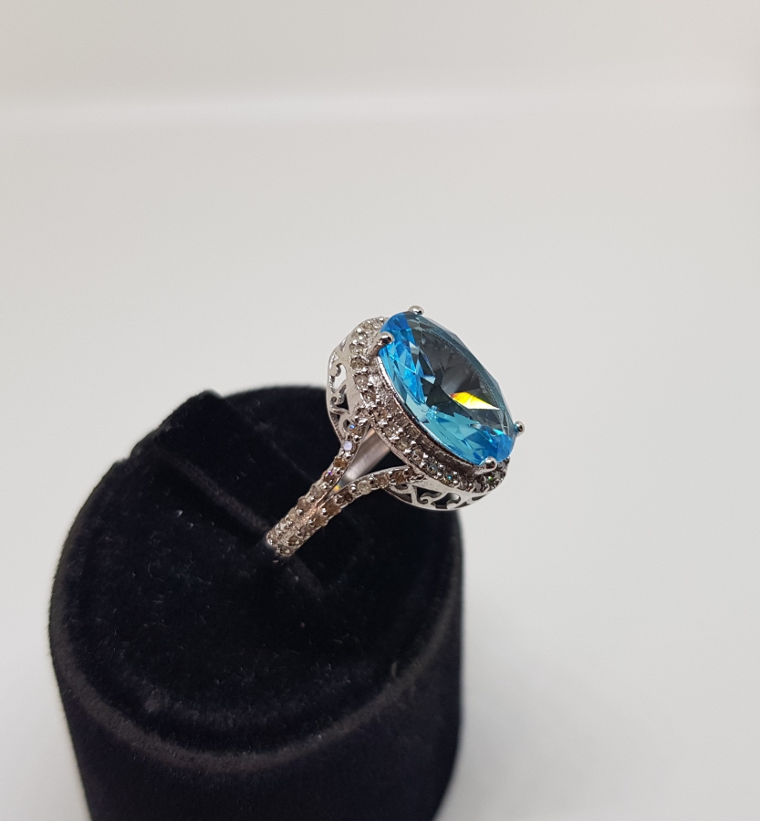 FASETA KESİM AQUAMARİN VE PIRLANTA TAŞLI YÜZÜK