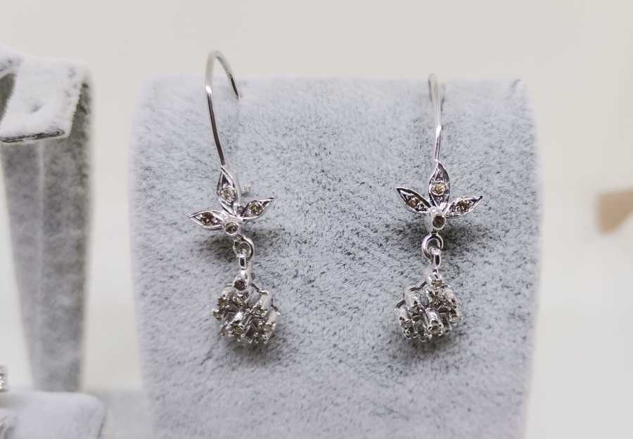 PIRLANTA TAŞLI KAR TANESİ MODELİ KOLYE KÜPE SETİ