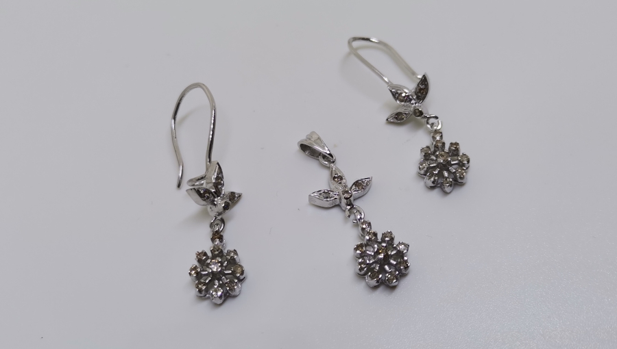 PIRLANTA TAŞLI KAR TANESİ MODELİ KOLYE KÜPE SETİ