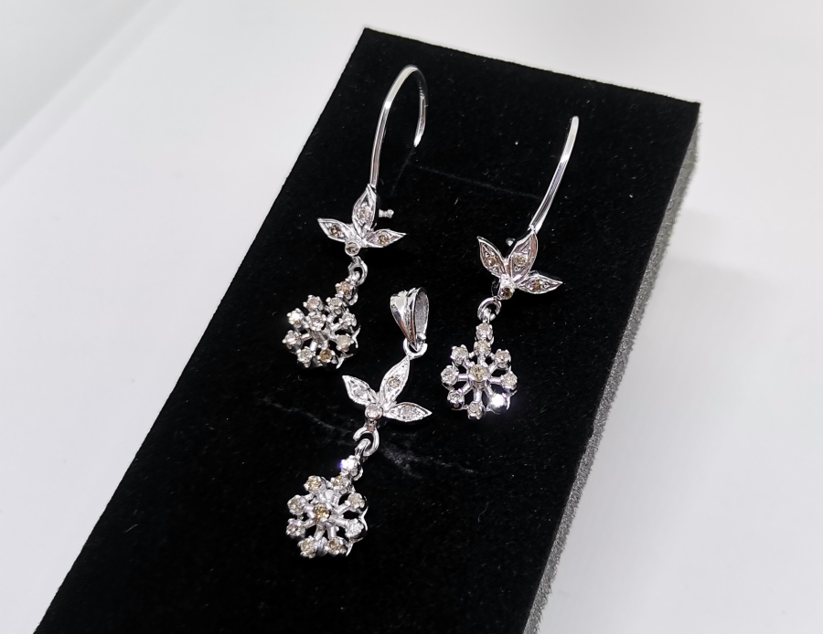 PIRLANTA TAŞLI KAR TANESİ MODELİ KOLYE KÜPE SETİ