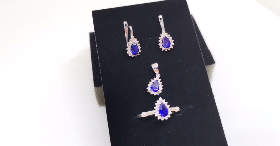 SAFİR VE PIRLANTA TAŞLI TAM TAKIM SET