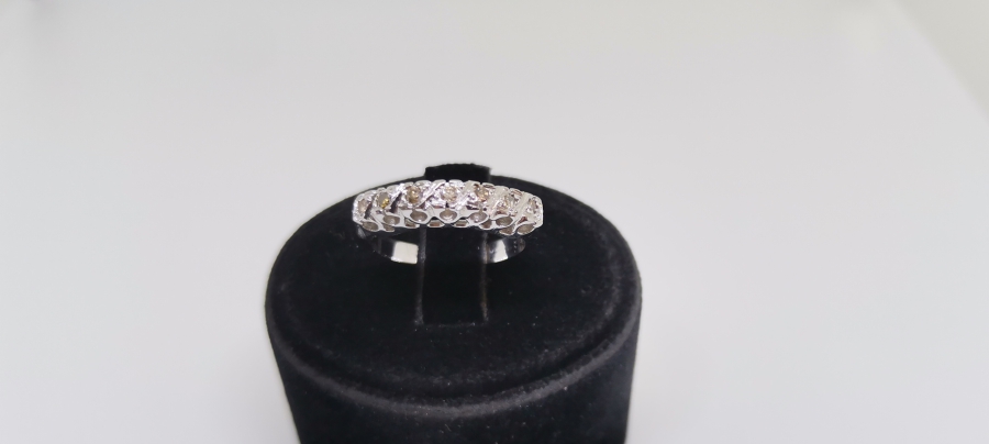 YEDİ TAŞ MODEL PIRLANTA YÜZÜK