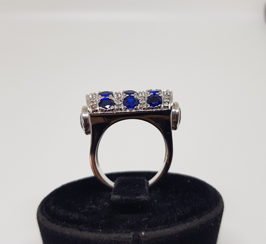 MÜHRE MODEL SAFİR VE PIRLANTA TAŞLI YÜZÜK