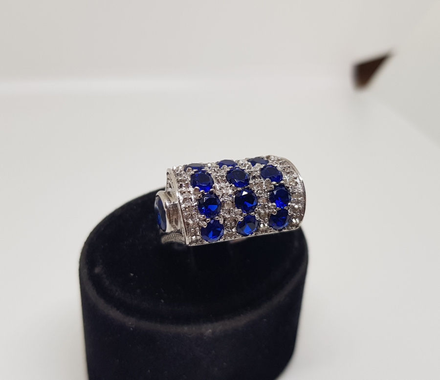 MÜHRE MODEL SAFİR VE PIRLANTA TAŞLI YÜZÜK