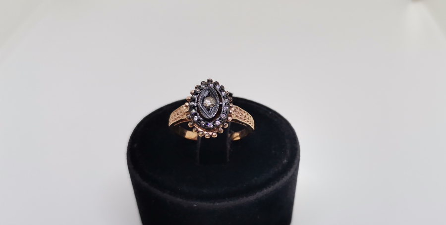 MEKİK MODELİ ELMAS TAŞLARLA SÜSLÜ YÜZÜK