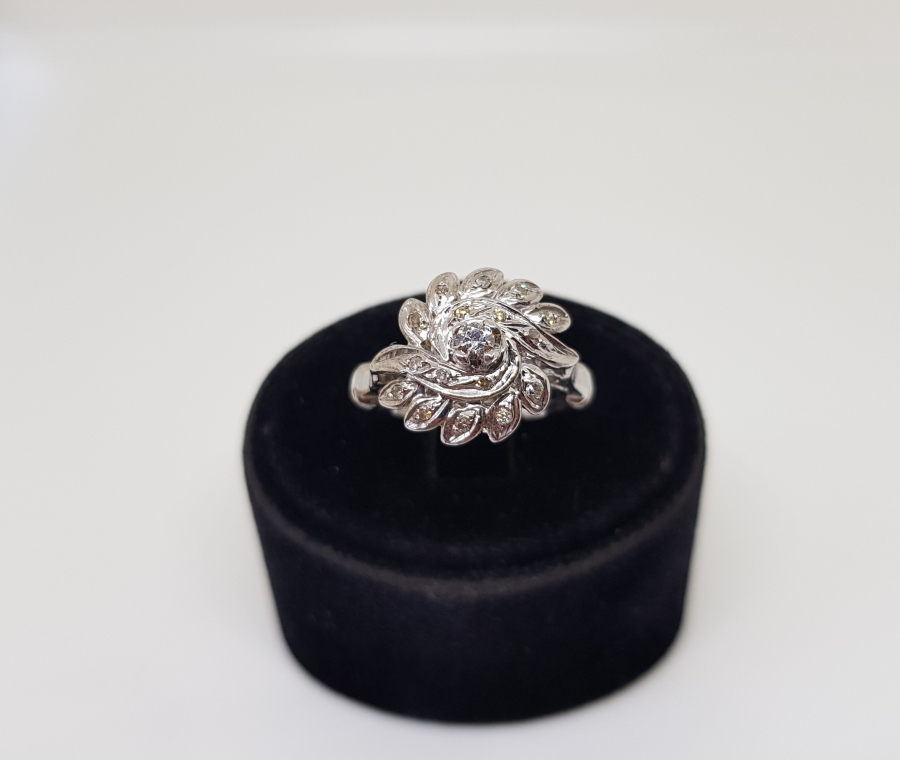 HAYAT AĞACI MODELİ PIRLANTA TAŞLI YÜZÜK