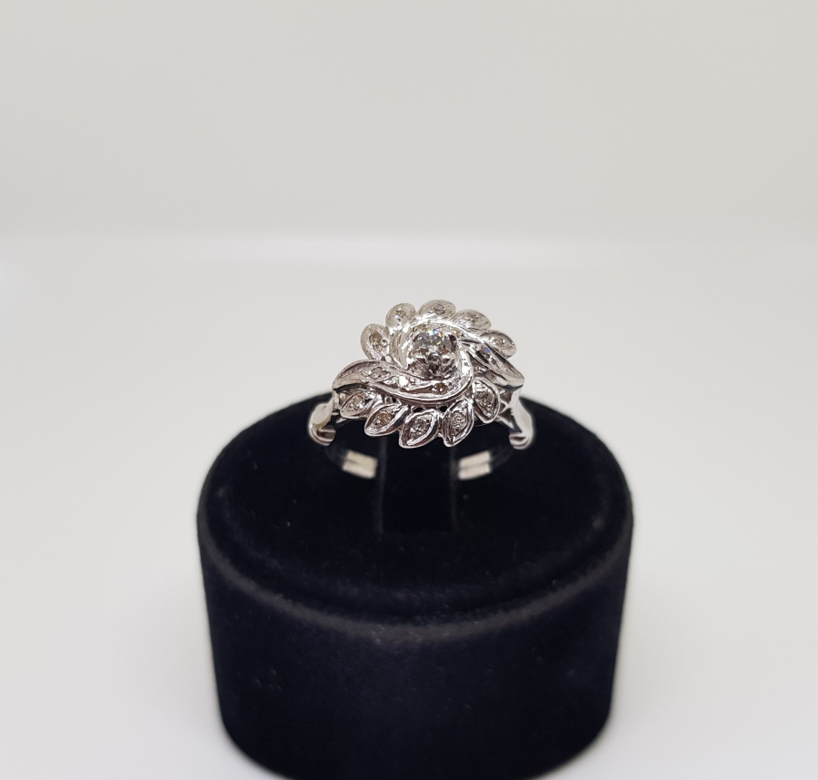 HAYAT AĞACI MODELİ PIRLANTA TAŞLI YÜZÜK