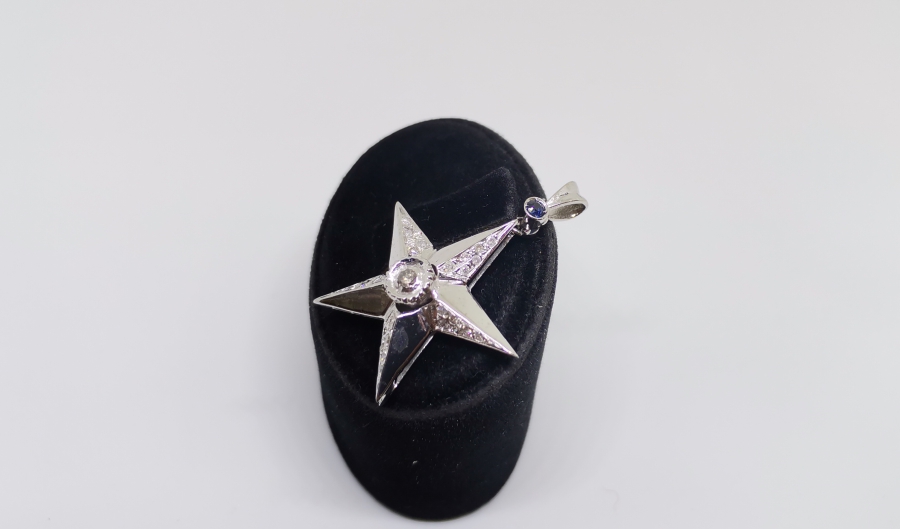 YILDIZ FORMUNDA YAPILMIŞ PIRLANTA TAŞLI KOLYE UCU