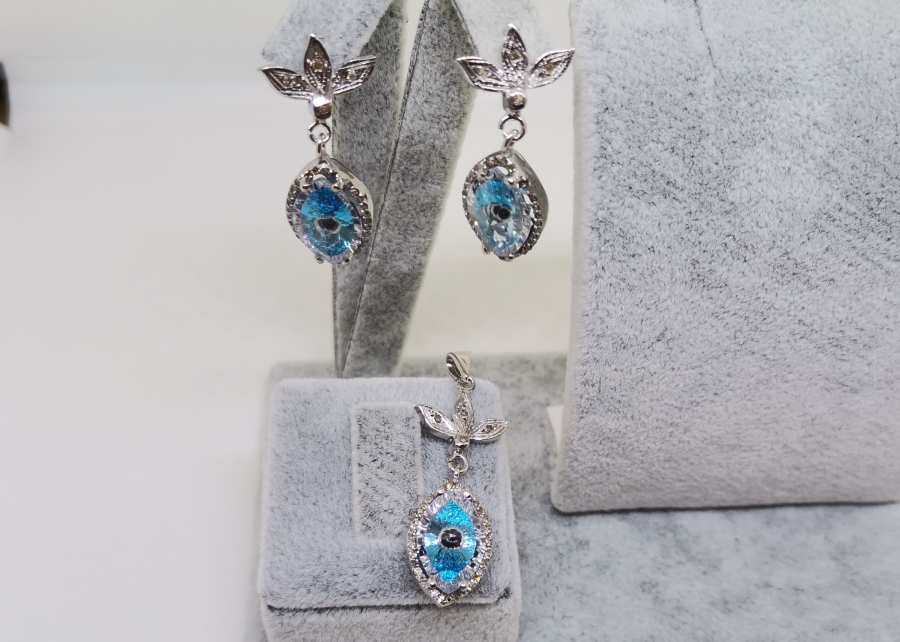 PIRLANTA VE AMETİS TAŞLI KOLYE KÜPE TAKIMI