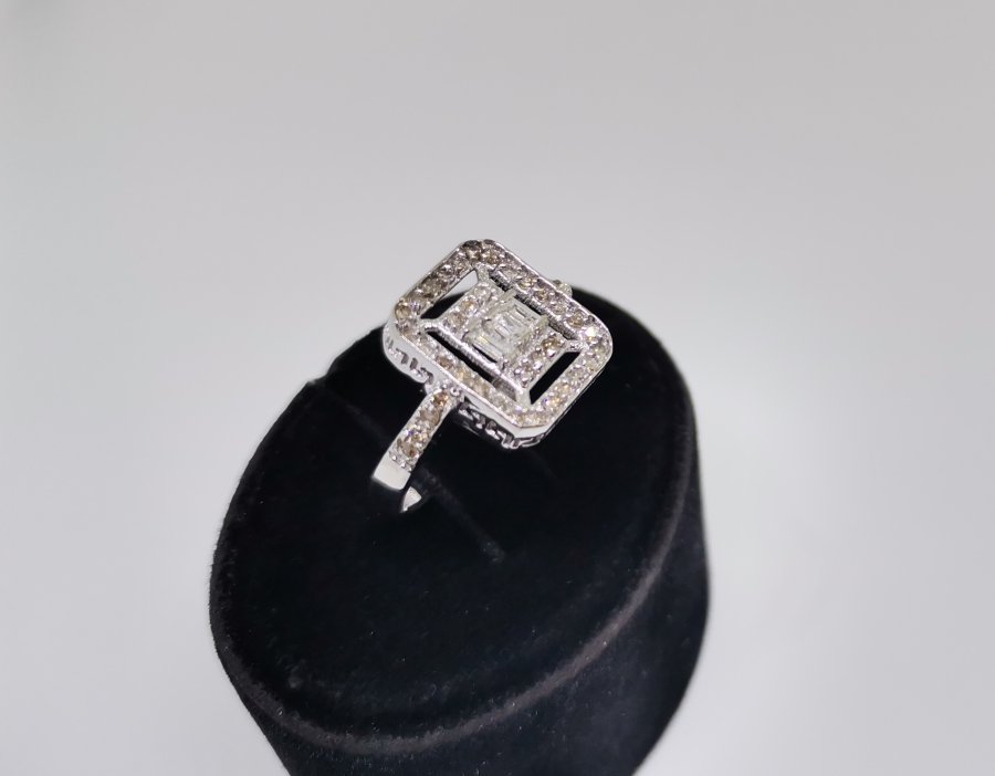 PIRLANTA TAŞLI BAGET YÜZÜK