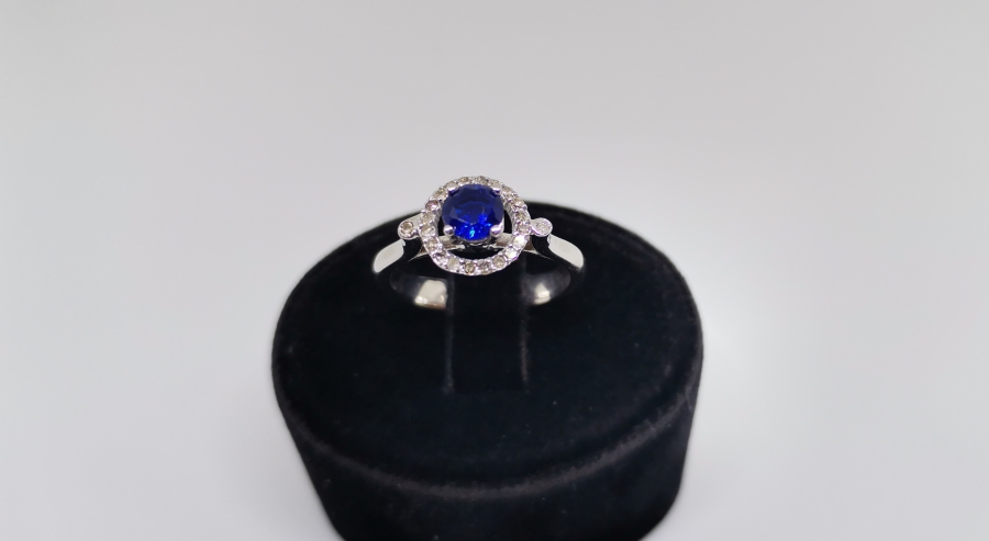 SAFİR VE PIRLANTA TAŞLI OVAL MODEL YÜZÜK